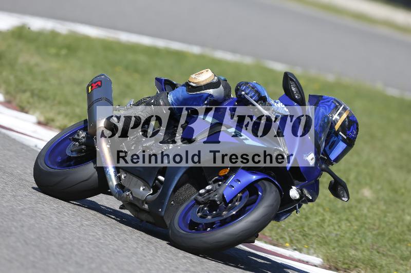 Archiv-2025/48 25.08.2025 Cornu Master School ADR/blau-bleu/0-4